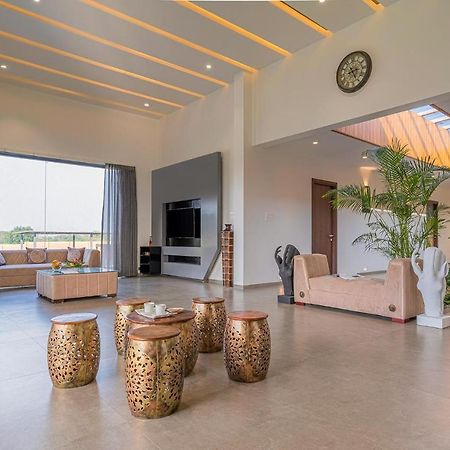 Stayvista'S Le Bon Horizon - Hillside Elegance With Chic Interiors, Poolside Serenity & Picturesque Gazebo - Proximity To Sula Nashik Bagian luar foto