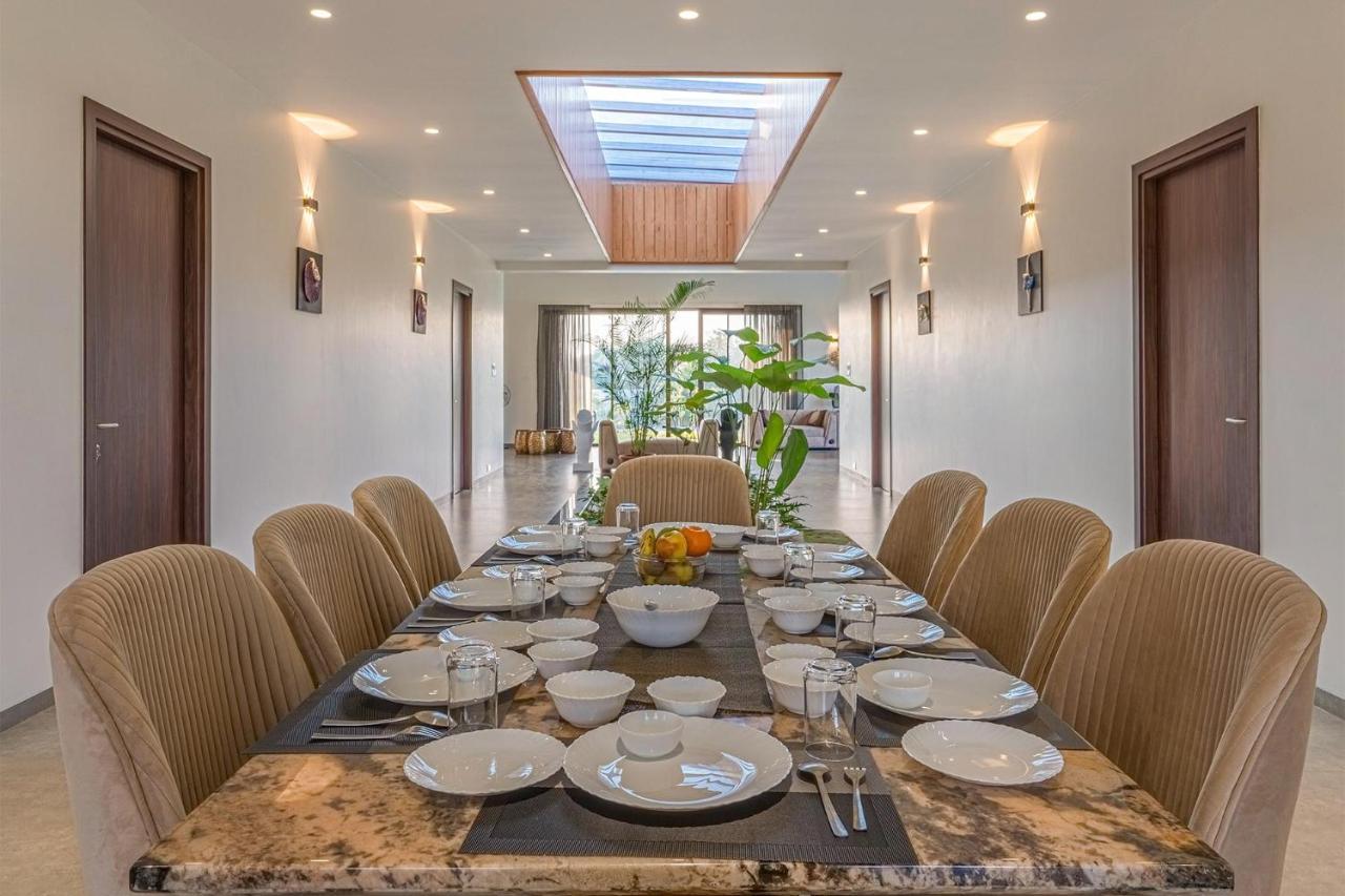 Stayvista'S Le Bon Horizon - Hillside Elegance With Chic Interiors, Poolside Serenity & Picturesque Gazebo - Proximity To Sula Nashik Bagian luar foto
