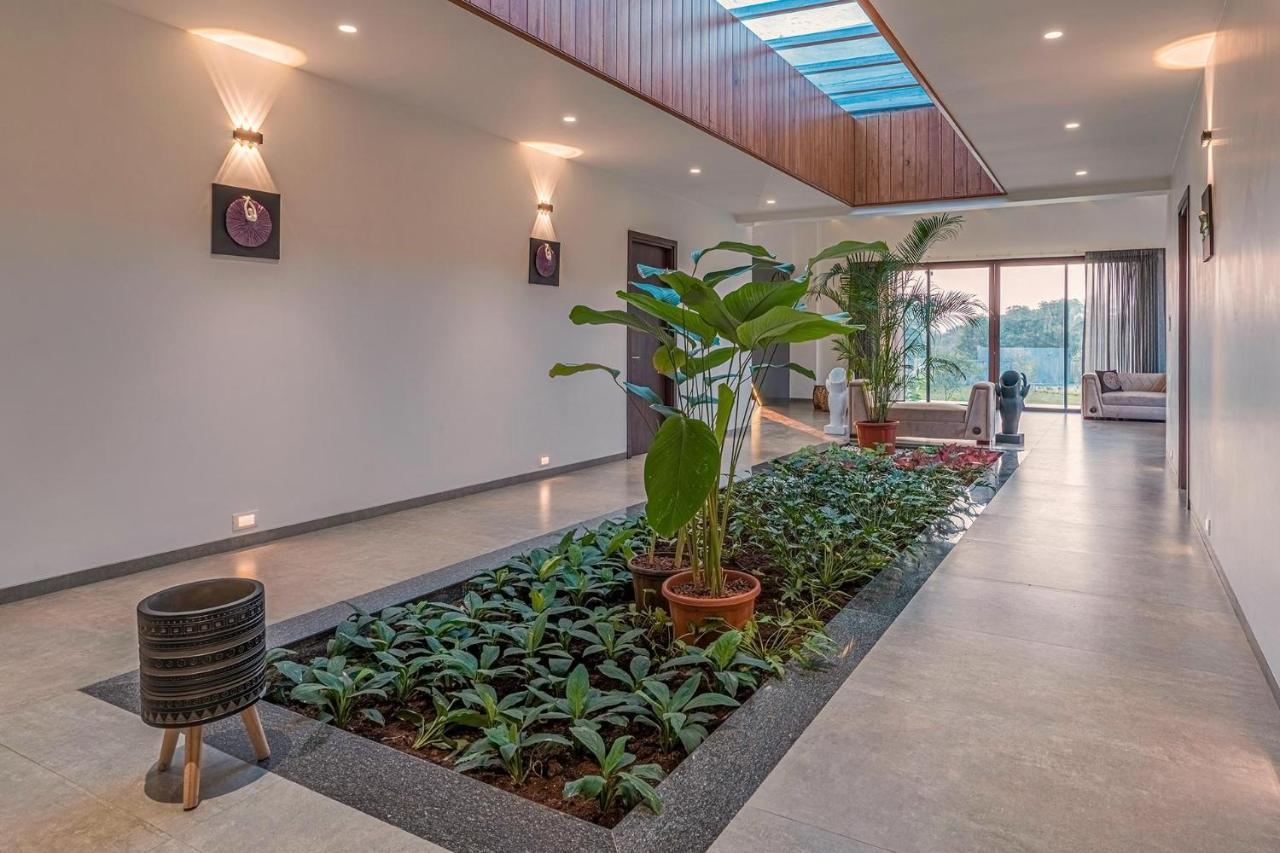 Stayvista'S Le Bon Horizon - Hillside Elegance With Chic Interiors, Poolside Serenity & Picturesque Gazebo - Proximity To Sula Nashik Bagian luar foto