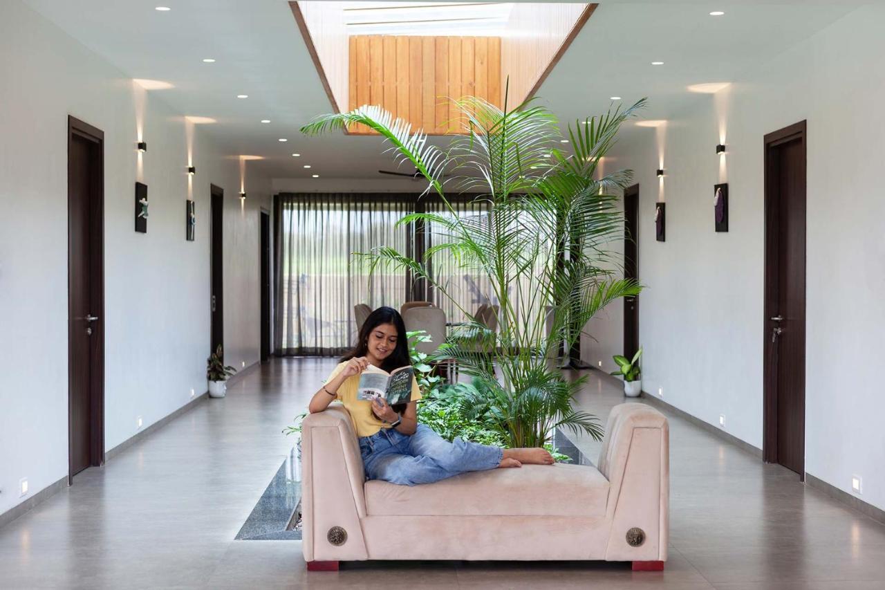 Stayvista'S Le Bon Horizon - Hillside Elegance With Chic Interiors, Poolside Serenity & Picturesque Gazebo - Proximity To Sula Nashik Bagian luar foto