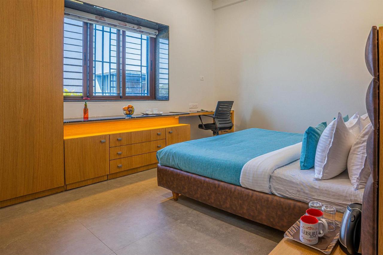 Stayvista'S Le Bon Horizon - Hillside Elegance With Chic Interiors, Poolside Serenity & Picturesque Gazebo - Proximity To Sula Nashik Bagian luar foto