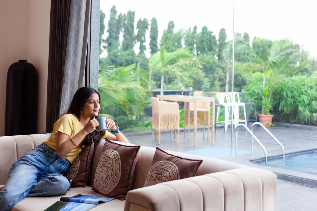 Stayvista'S Le Bon Horizon - Hillside Elegance With Chic Interiors, Poolside Serenity & Picturesque Gazebo - Proximity To Sula Nashik Bagian luar foto