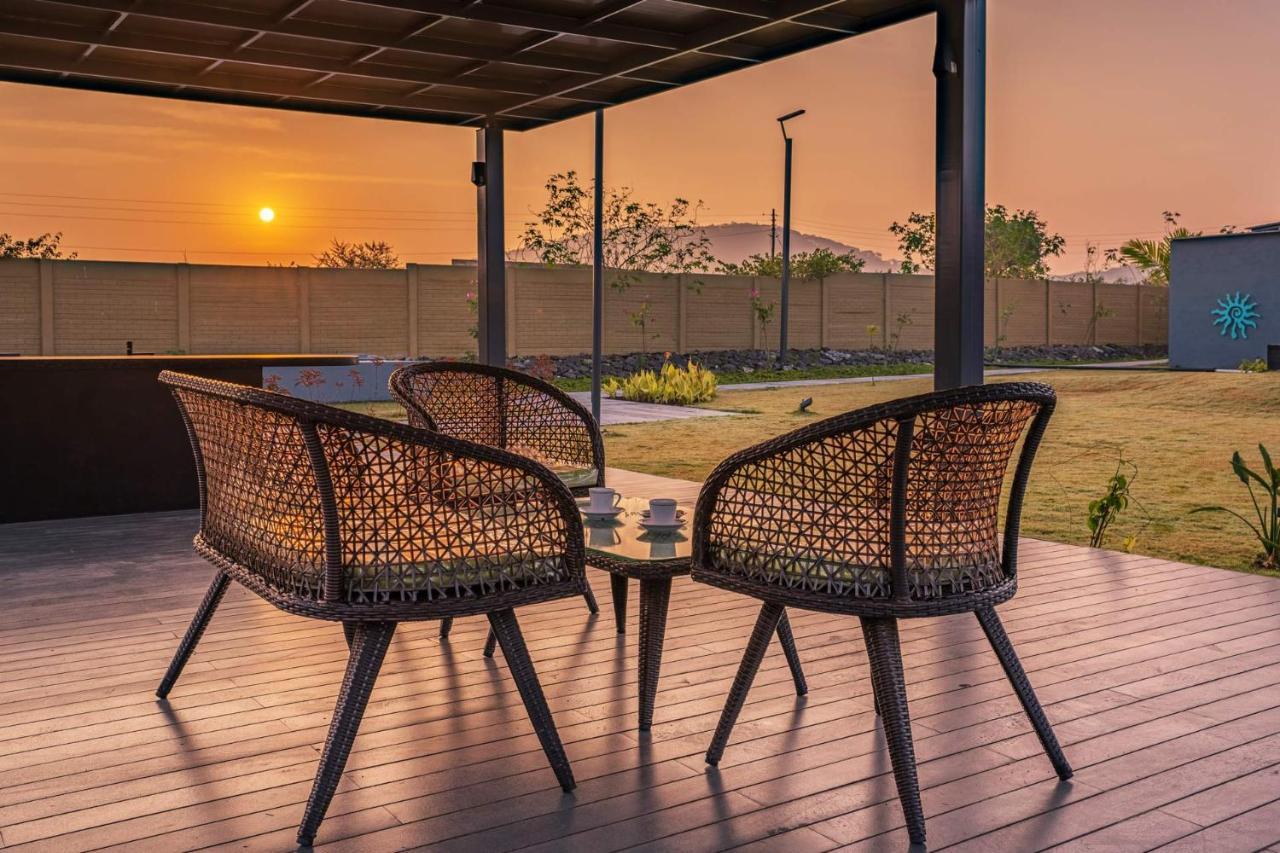 Stayvista'S Le Bon Horizon - Hillside Elegance With Chic Interiors, Poolside Serenity & Picturesque Gazebo - Proximity To Sula Nashik Bagian luar foto