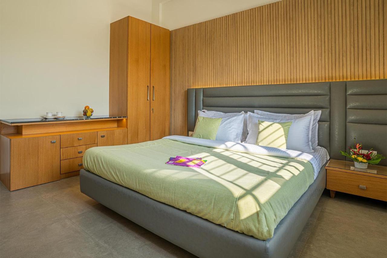 Stayvista'S Le Bon Horizon - Hillside Elegance With Chic Interiors, Poolside Serenity & Picturesque Gazebo - Proximity To Sula Nashik Bagian luar foto
