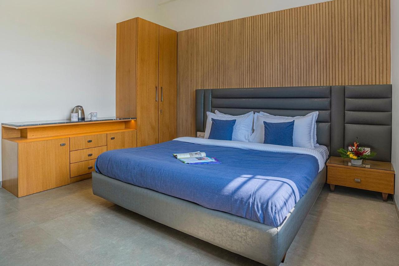 Stayvista'S Le Bon Horizon - Hillside Elegance With Chic Interiors, Poolside Serenity & Picturesque Gazebo - Proximity To Sula Nashik Bagian luar foto