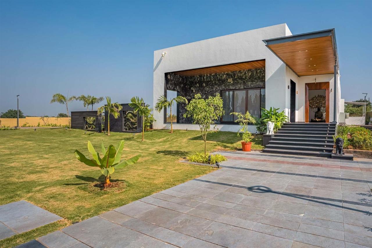 Stayvista'S Le Bon Horizon - Hillside Elegance With Chic Interiors, Poolside Serenity & Picturesque Gazebo - Proximity To Sula Nashik Bagian luar foto